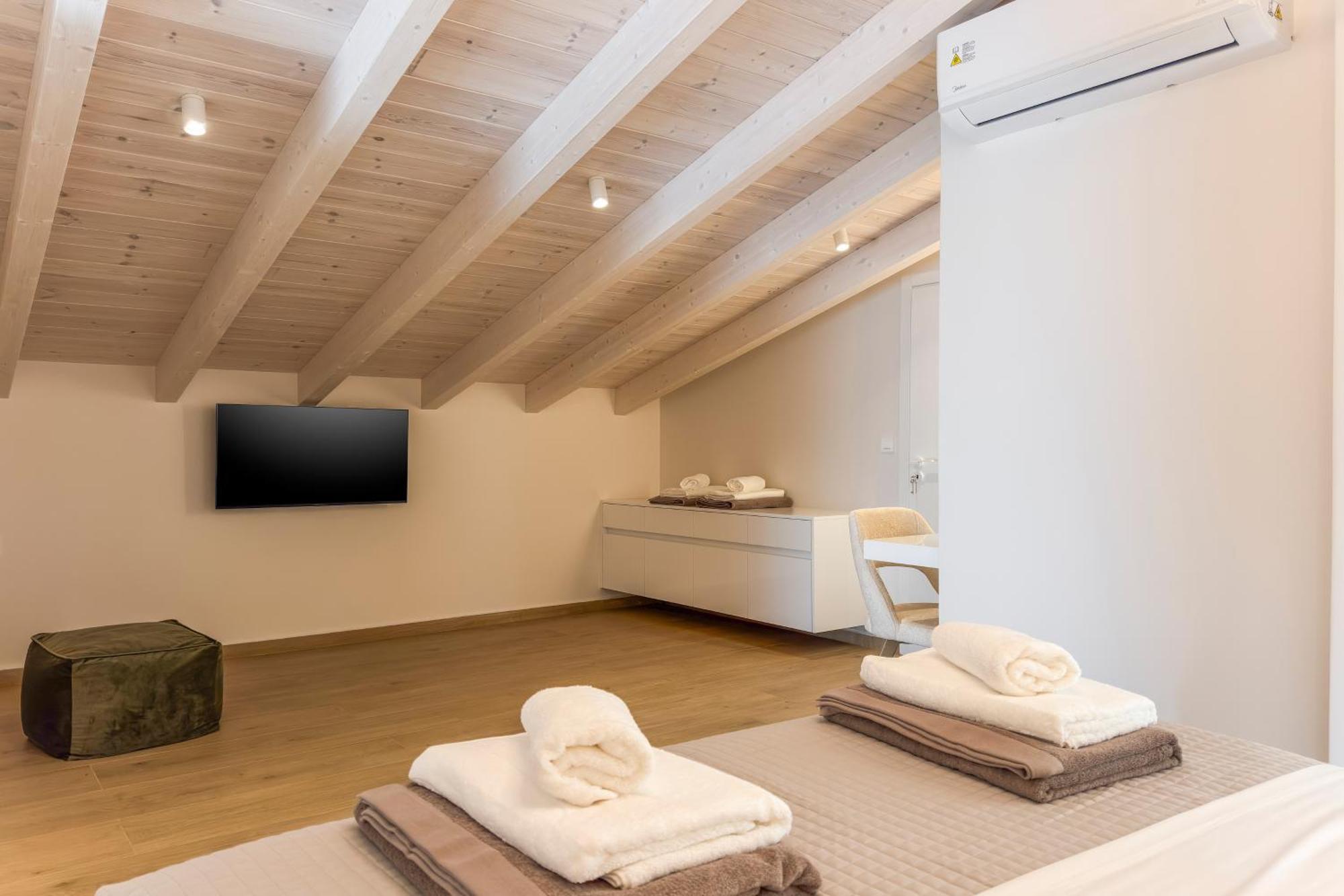 Orama Luxury Apartment *